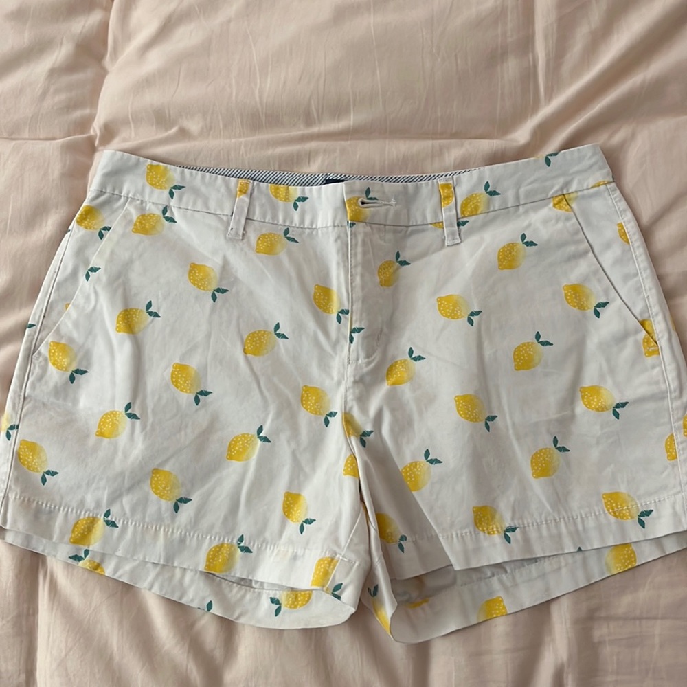 White lemon patterned shorts - old navy size 8